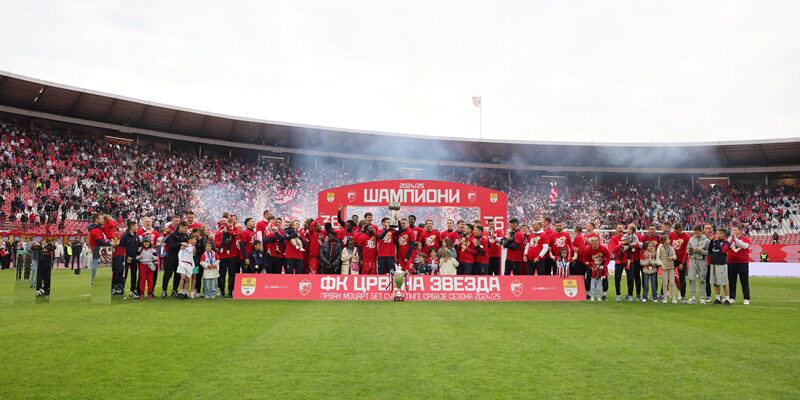 Dodela šampionskih medalja i pehara, peta uzastopna dupla kruna crveno-belih